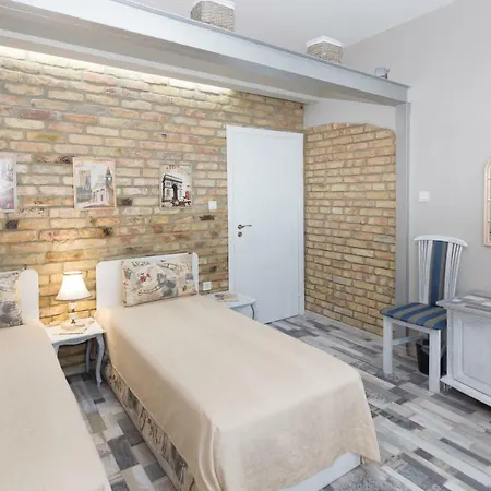 Central Beach Seagarden Apartment *